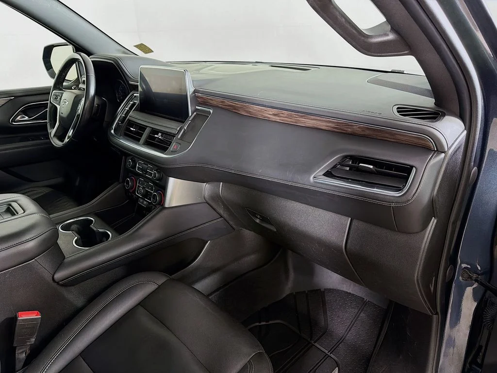 Used 2021 Gray Chevrolet Z71 image 29