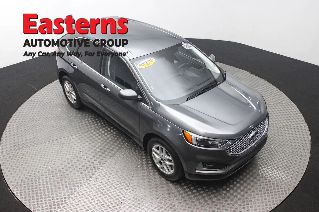 Used 2024 Gray Ford SEL image 3
