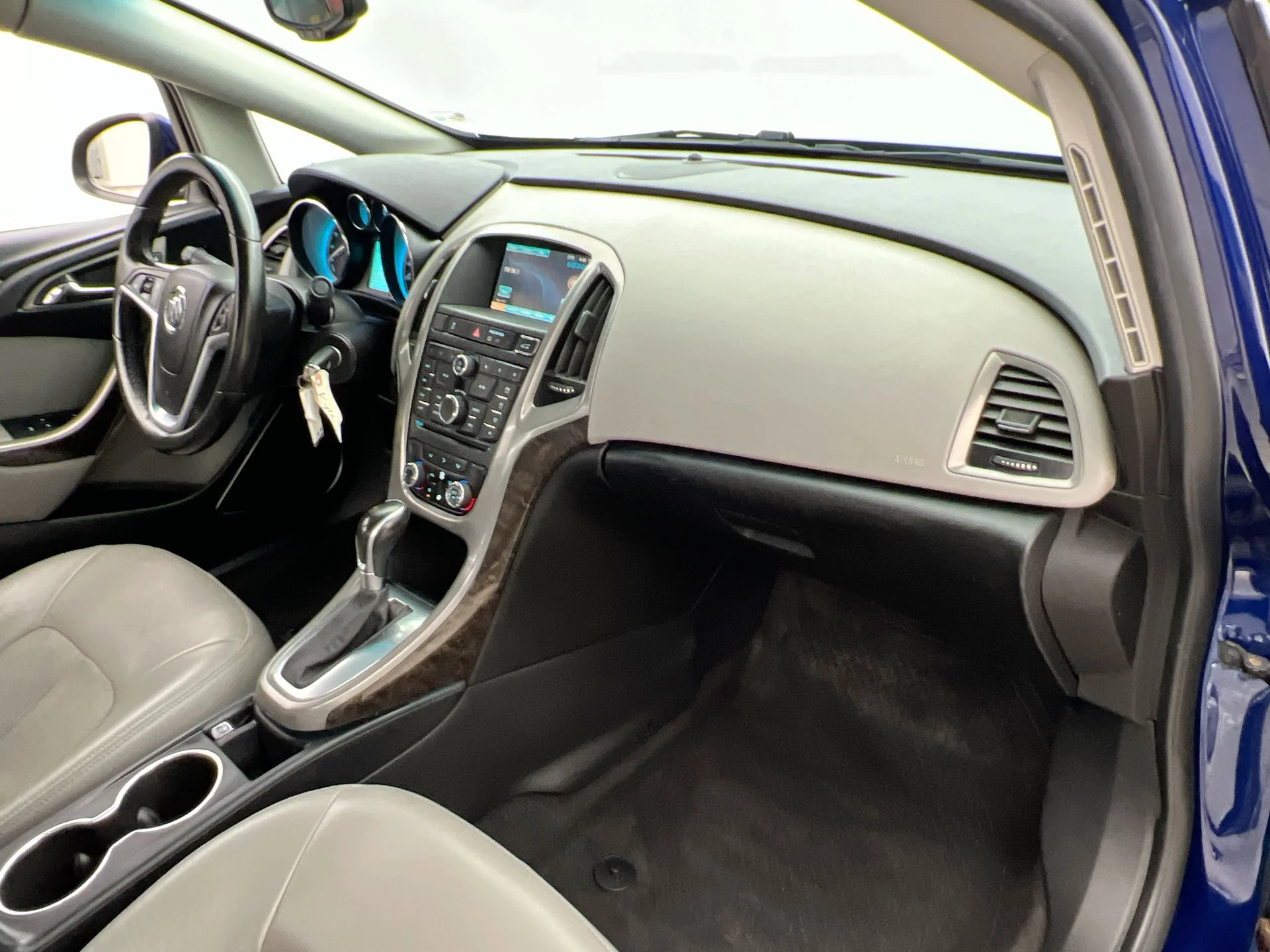Used 2013 Blue Buick Base image 13