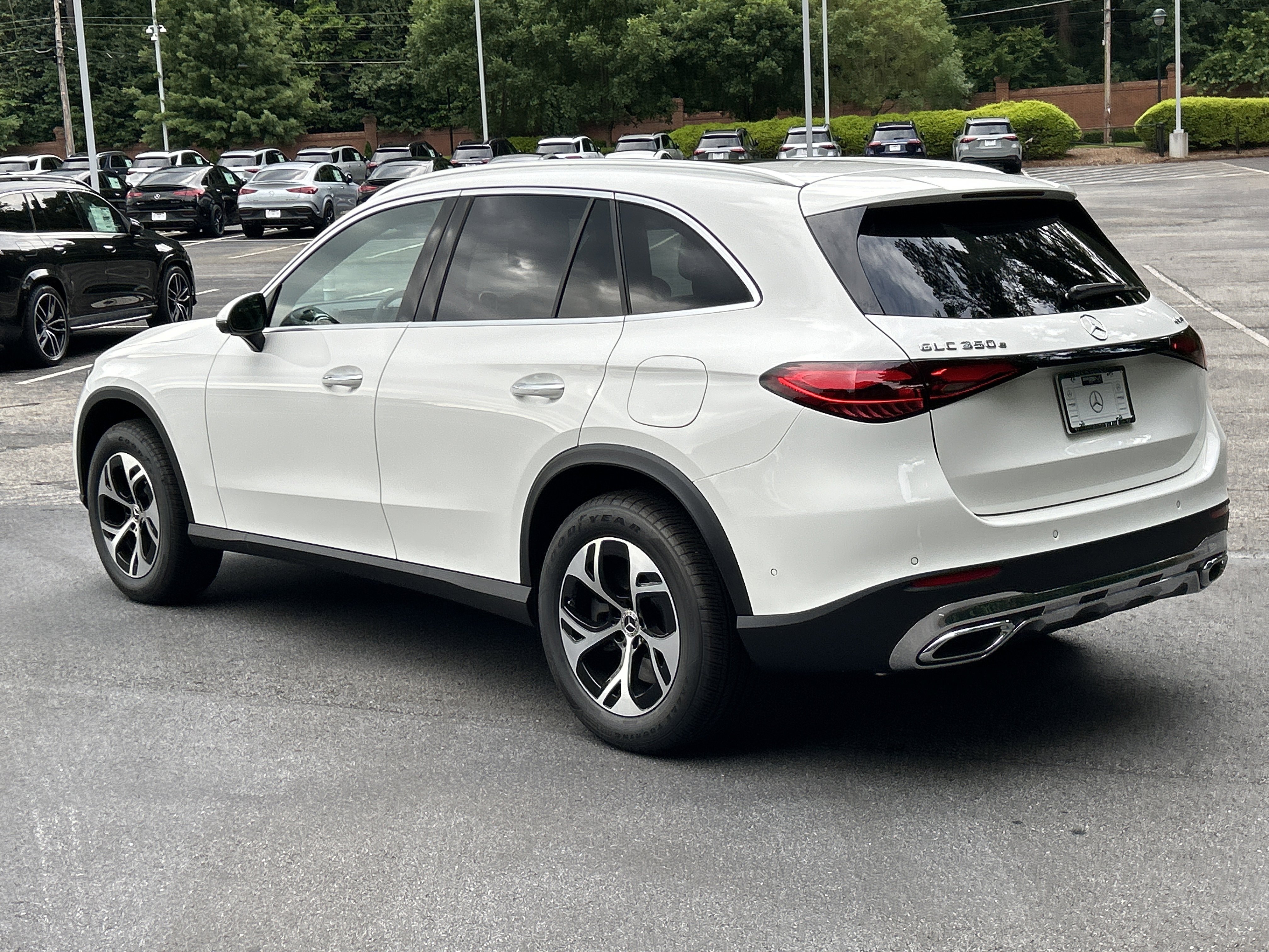 New 2026 Polar White Mercedes-Benz GLC 350e 4MATIC® SUV image 13
