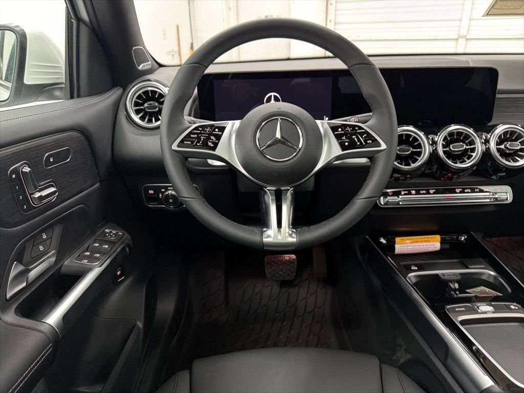 Used 2026 Polar White Mercedes-Benz GLB 250 image 20