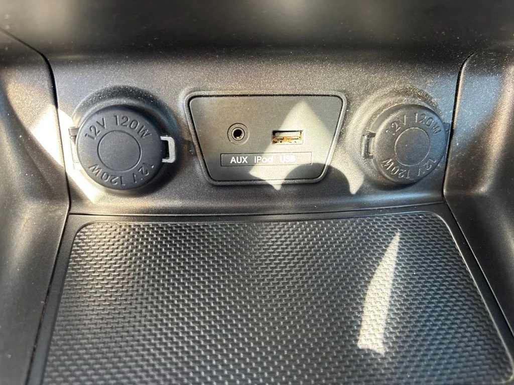 Used 2015 Gray Hyundai SE image 22