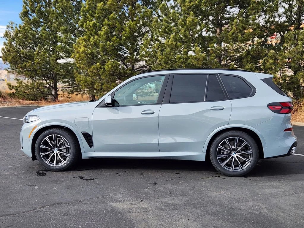 2026 BMW X5 50e - Photo 2