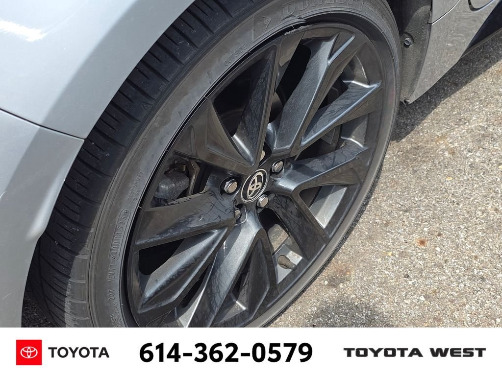 Used 2025  Toyota SE image 9