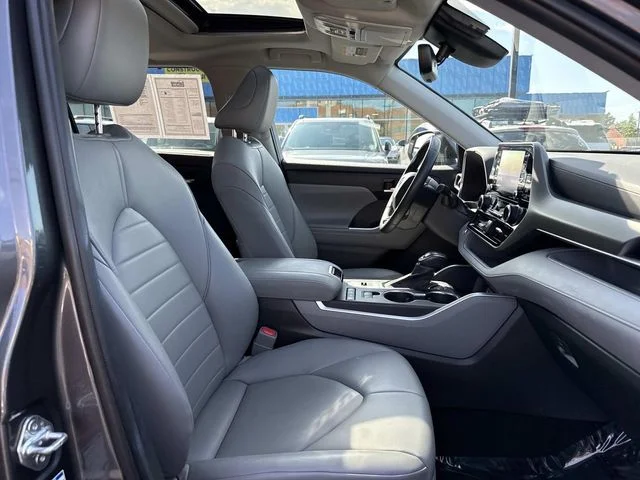 Used 2021 Gray Toyota XLE image 16