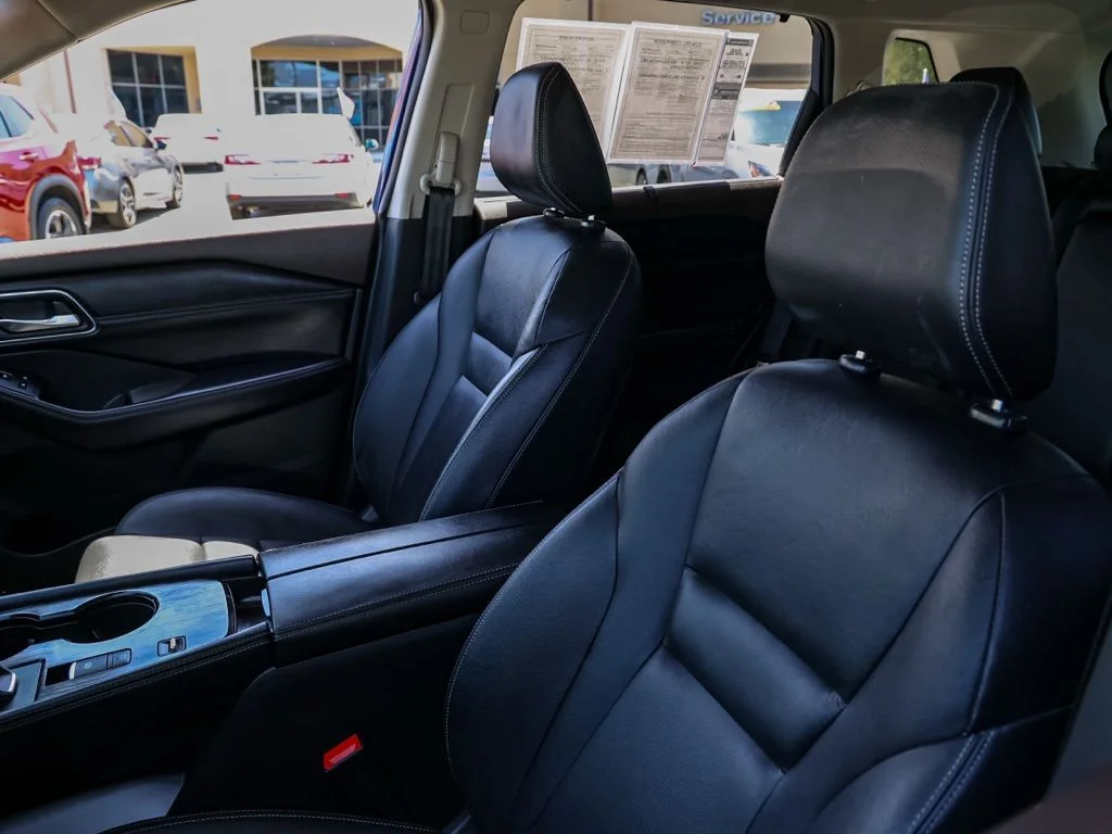 Used 2021 Blue Nissan SL image 12