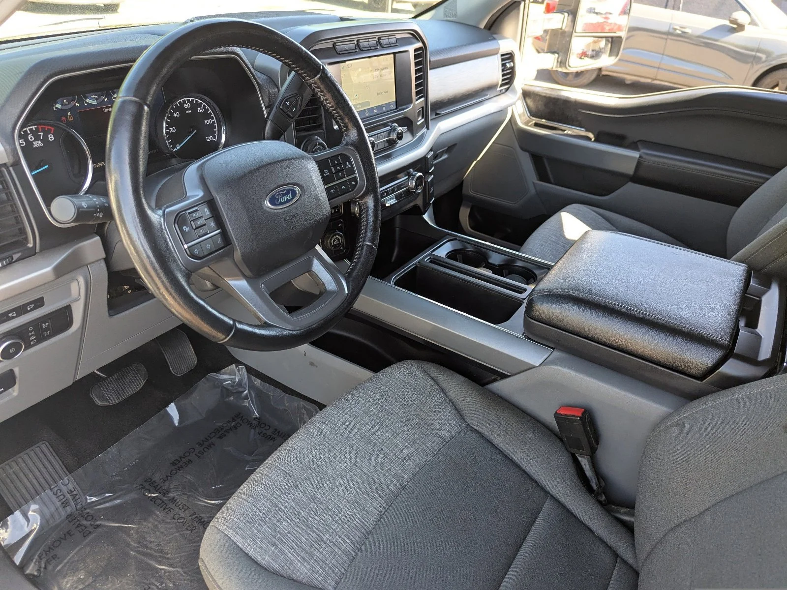 Used 2021 Oxford White Ford XLT image 23