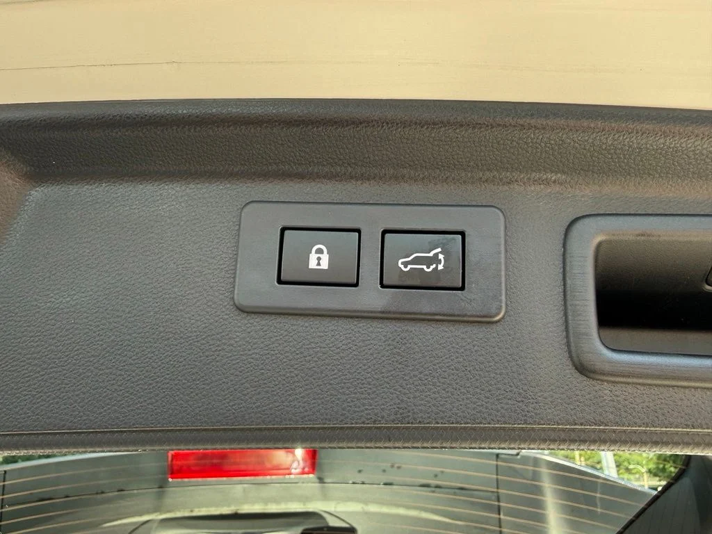 Used 2025 White Subaru Wilderness image 30