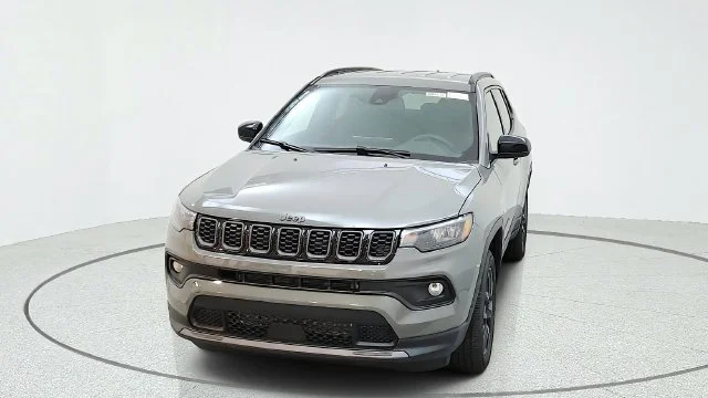 New 2027 Sting-Gray Clear-Coat Paint Jeep Latitude image 3