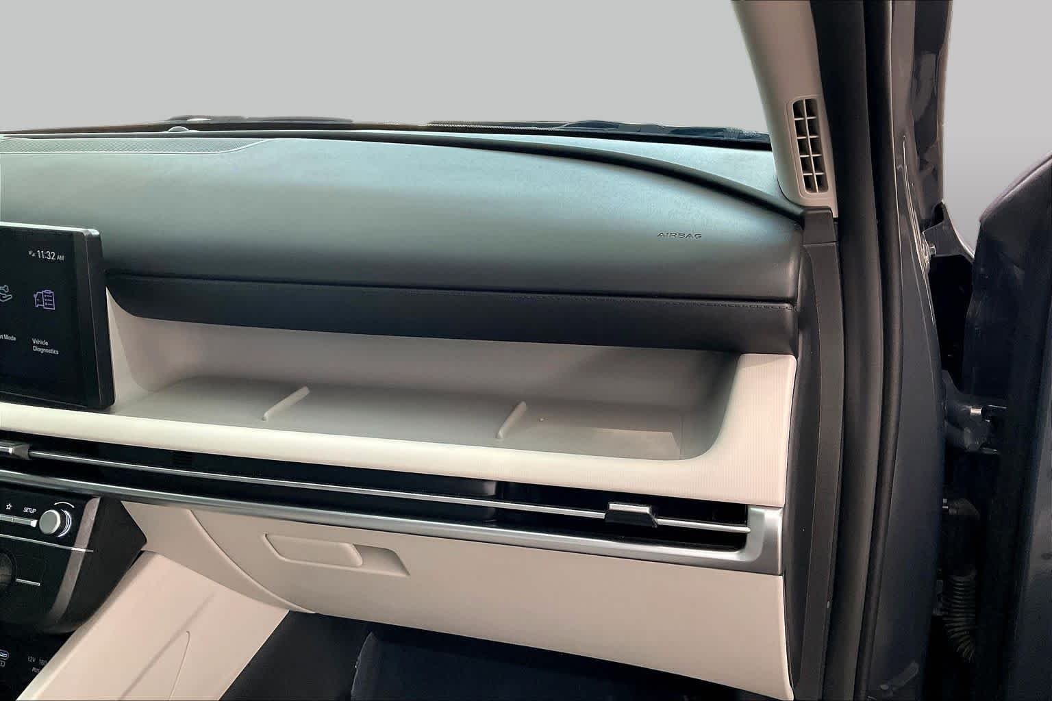 Used 2025 Ecotronic Gray Hyundai SE image 19