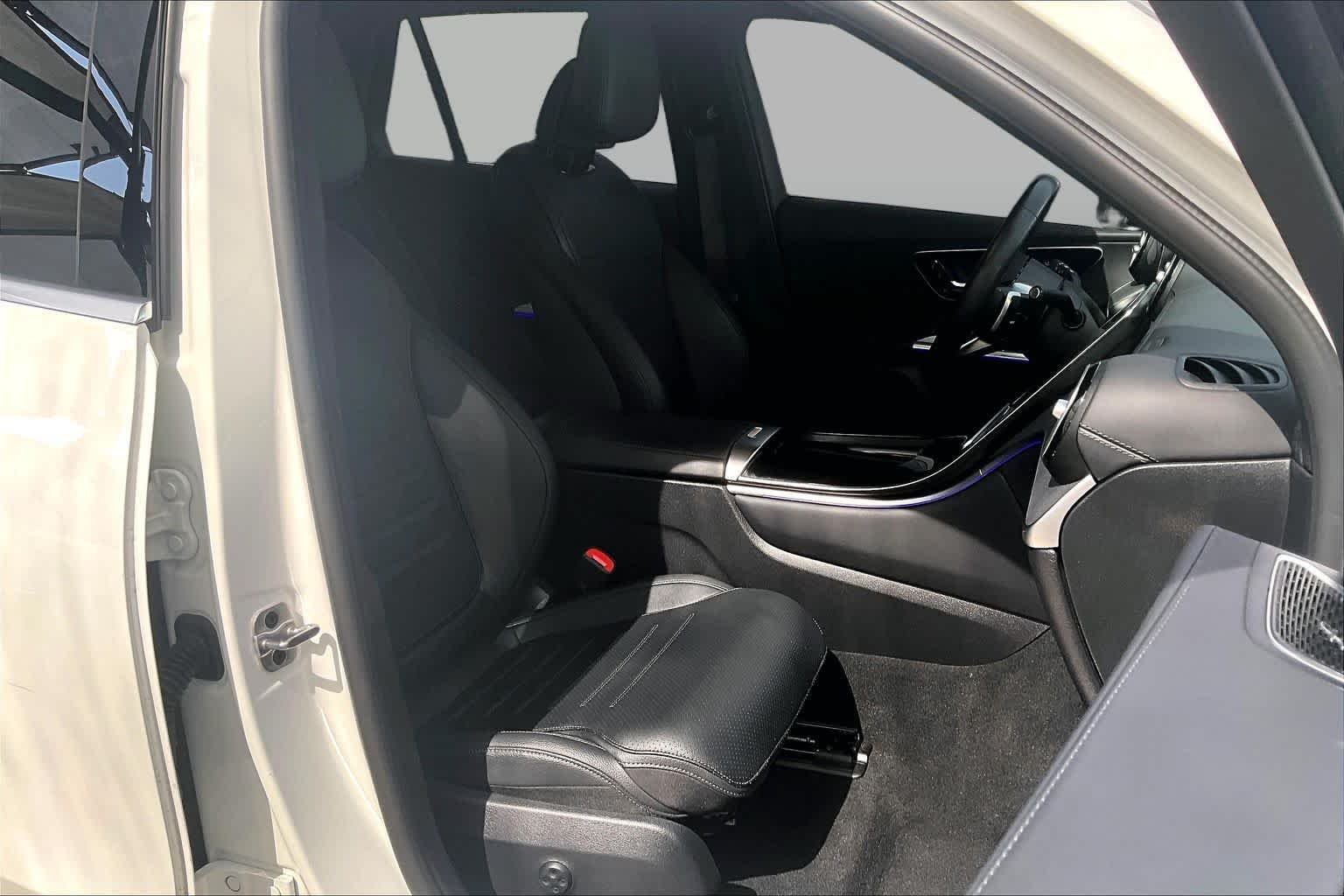 Used 2025 Polar White Mercedes-Benz GLC 350e image 9