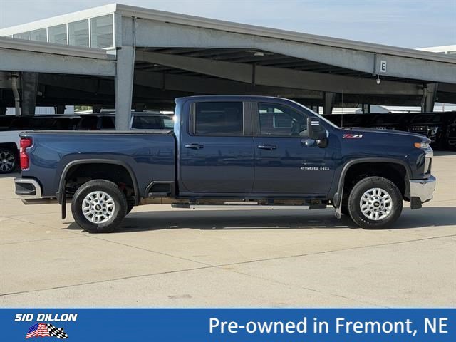 Used 2022 Northsky Blue Metallic Chevrolet LT image 3