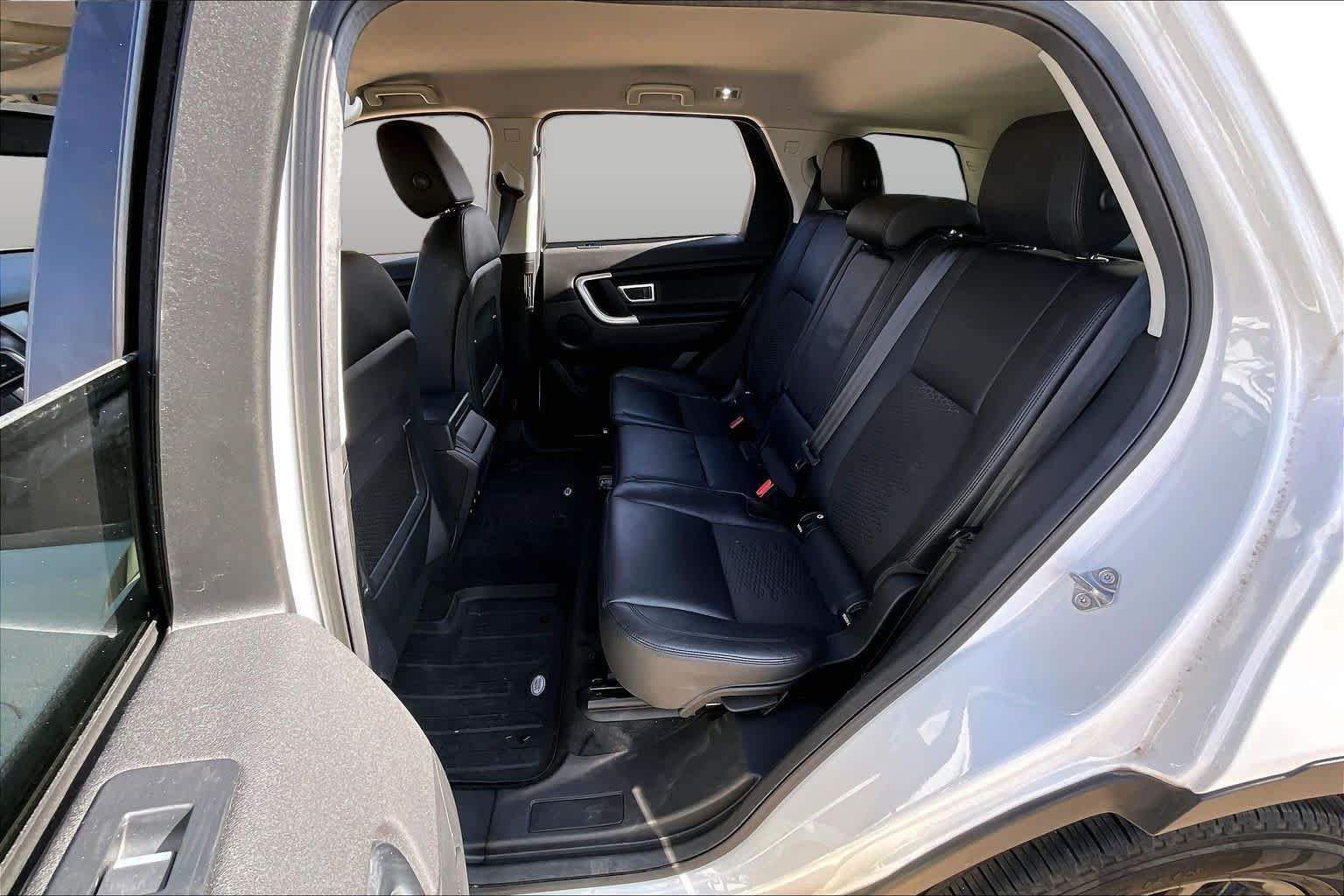 Used 2018 Fuji White Land Rover SE image 17