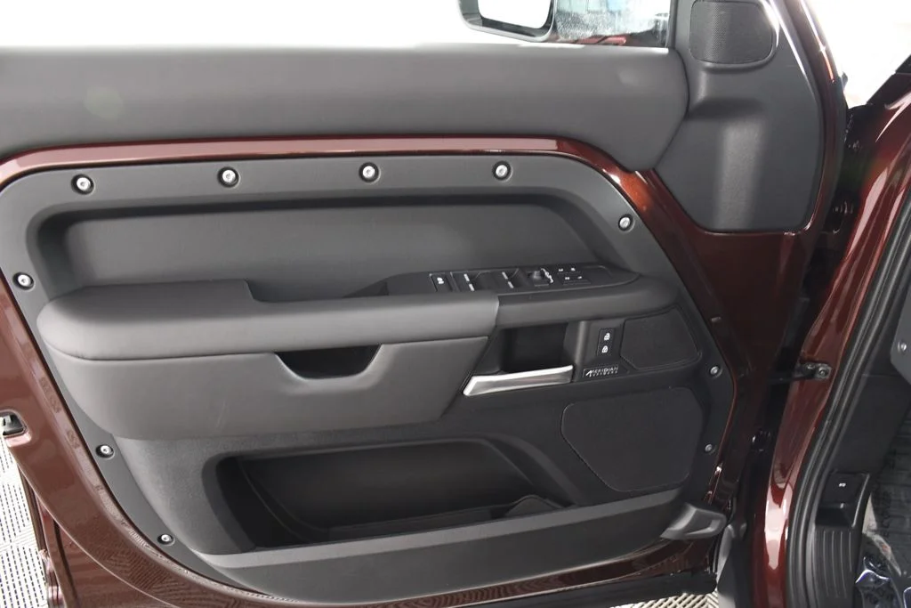 New 2026 Sedona Red Land Rover X-Dynamic SE image 18