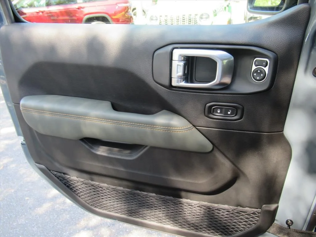 New 2026 Anvil Clear-Coat Exterior Paint Jeep Mojave image 19