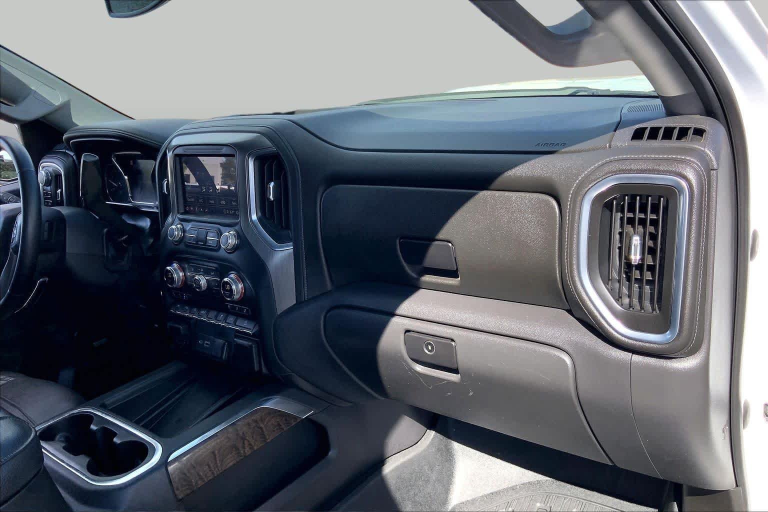 Used 2021 White Frost Tricoat GMC Denali image 16
