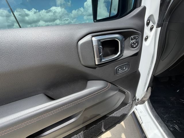 Used 2022 White Jeep Unlimited Rubicon 392 image 11