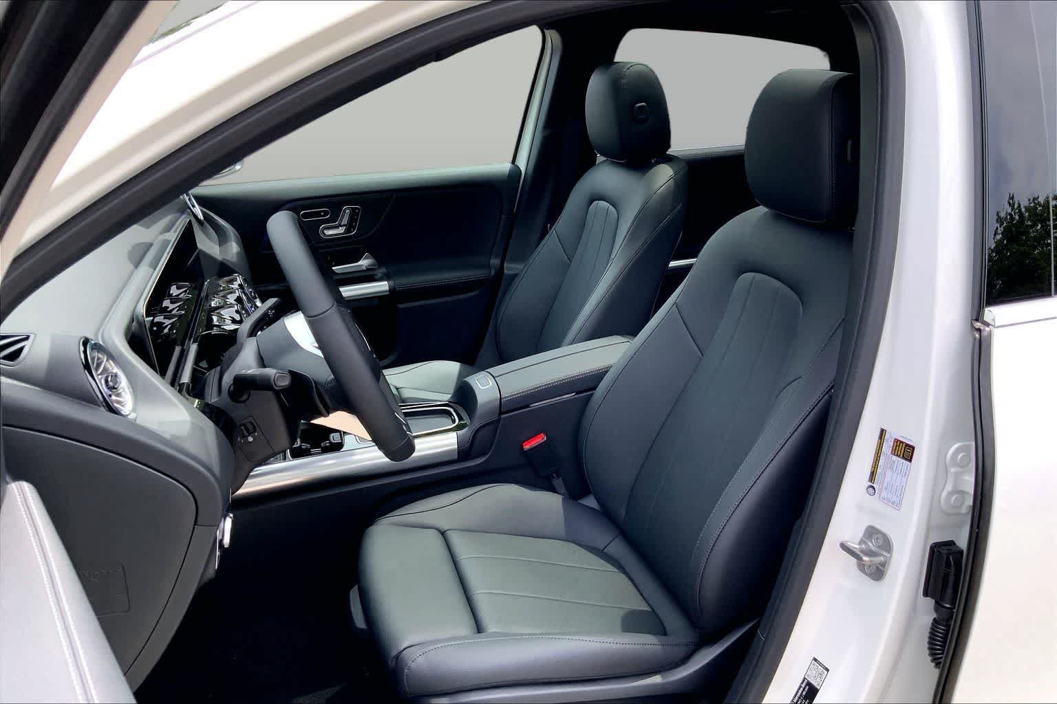 New 2026 Polar White Mercedes-Benz GLA 250 image 12