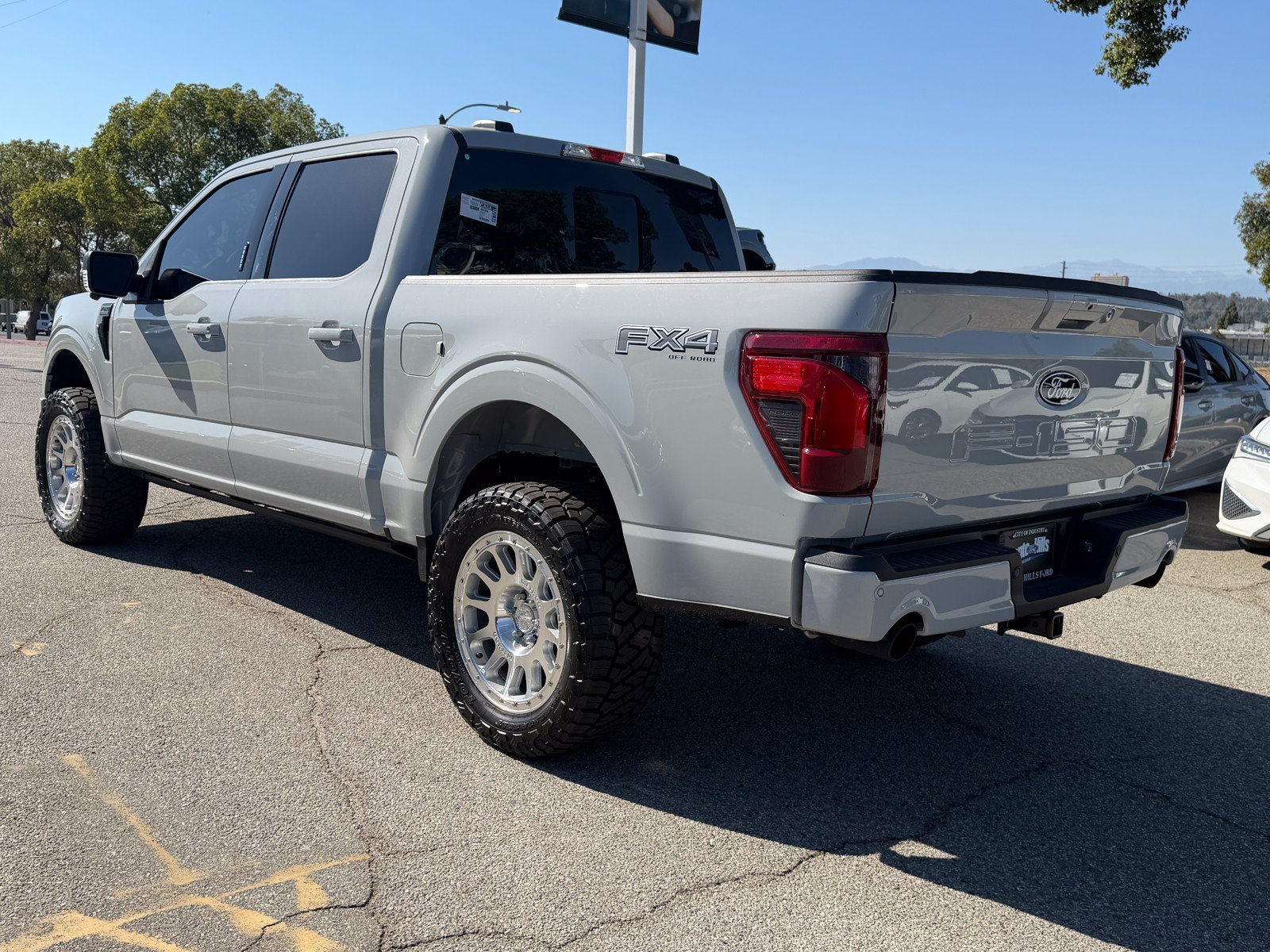 New 2026 Avalanche Ford XLT image 4