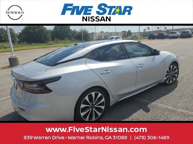 Used 2023 Silver Nissan Platinum image 7