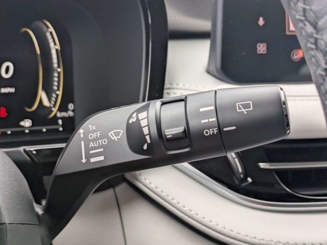New 2027 Black INFINITI LUXE image 31