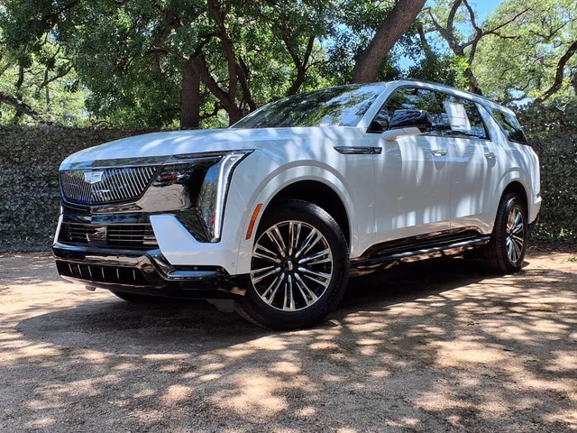 2026 Cadillac ESCALADE IQL Sport