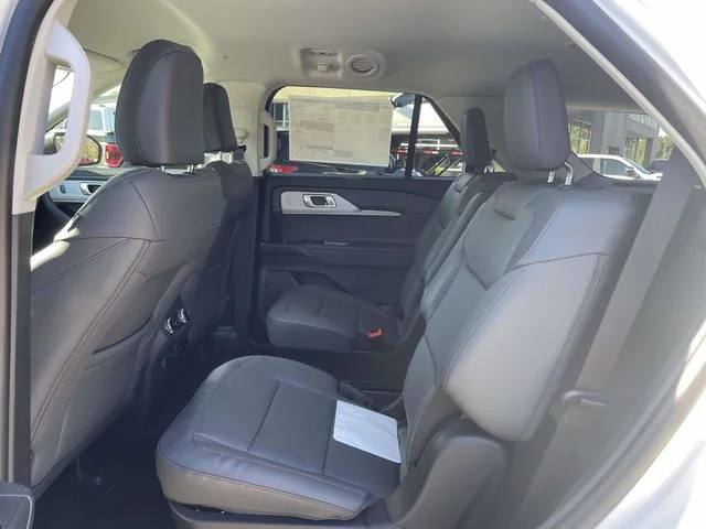 New 2026 Star White Metallic Tri-Coat Ford Active image 12