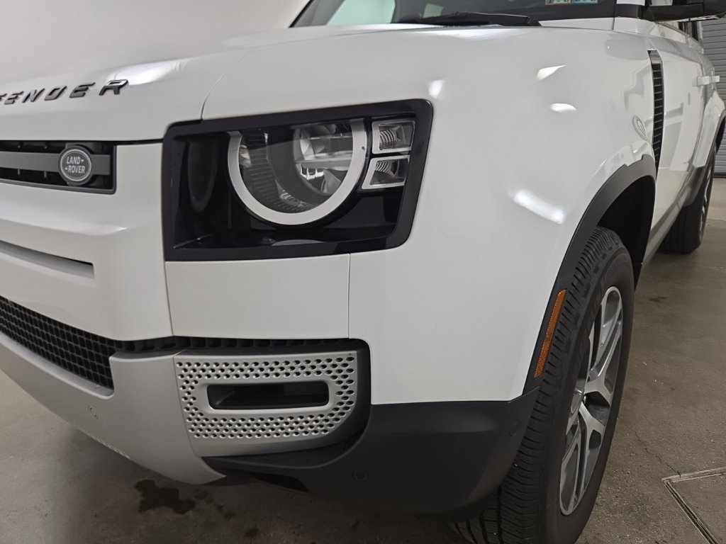 Certified Used 2023 Fuji White Land Rover S image 29