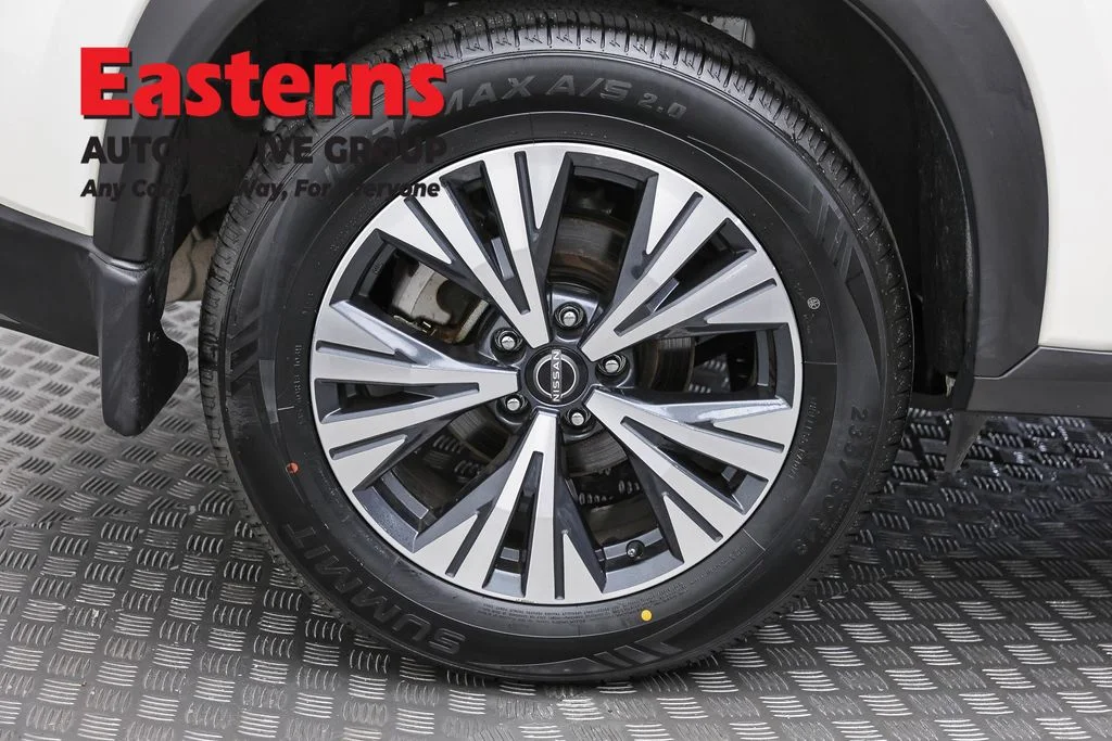 Used 2023 White Nissan SV image 30