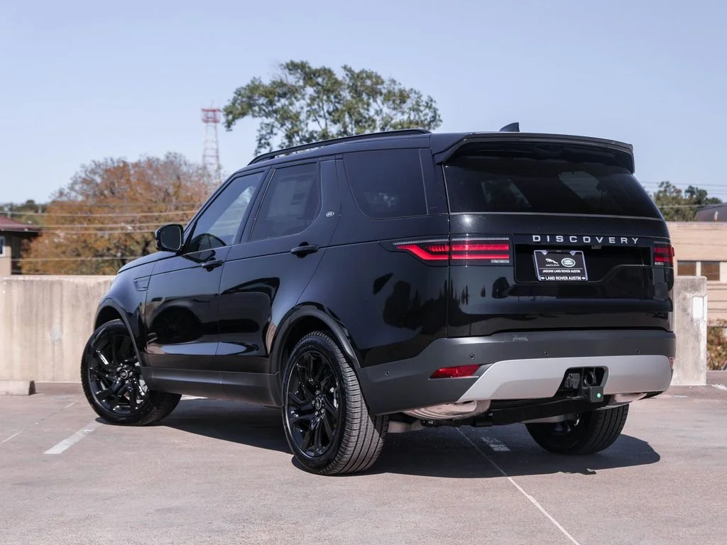 Used 2025 Santorini Black Metallic Land Rover S image 6