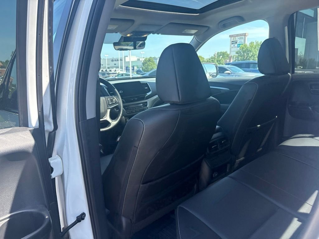 Certified Used 2024 Platinum White Pearl Honda RTL image 40