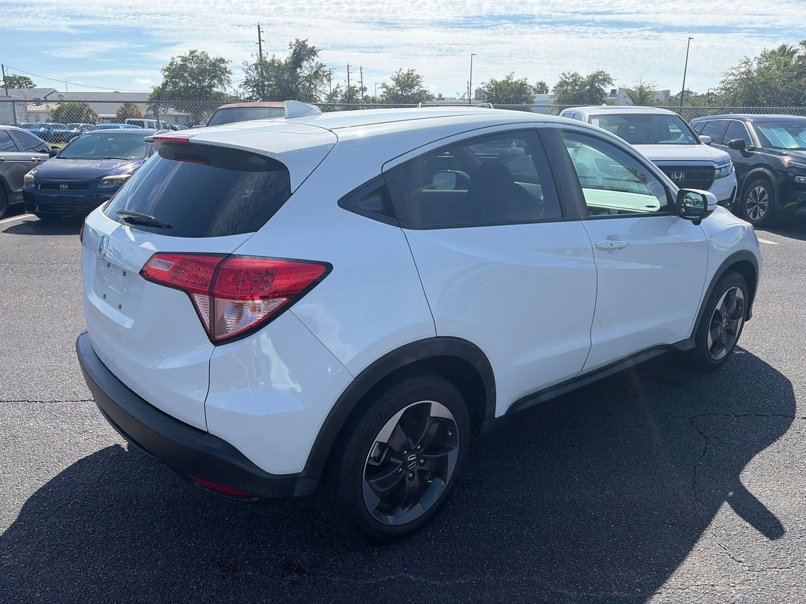 Used 2018 White Honda EX image 7