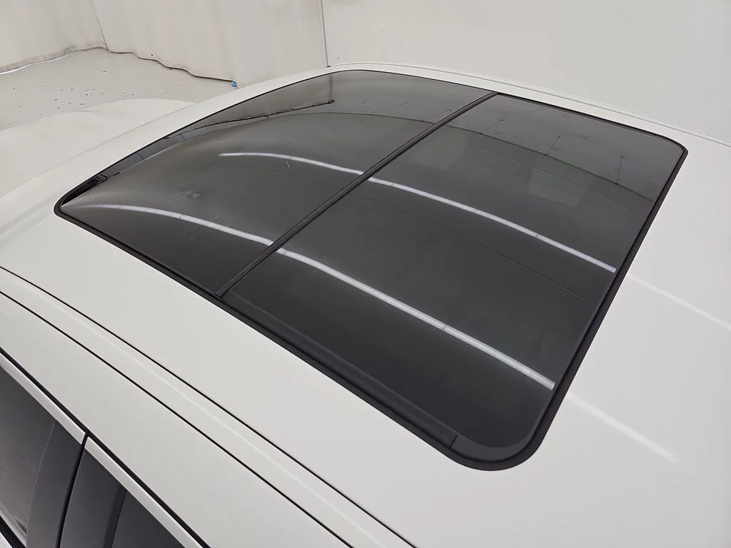 Used 2023 Alpine White BMW xDrive30i image 42