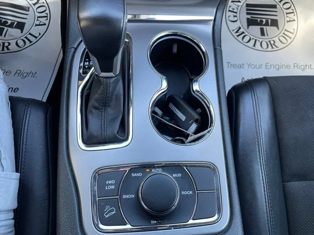 Used 2022 Sting-Gray Clearcoat Jeep Laredo X image 27