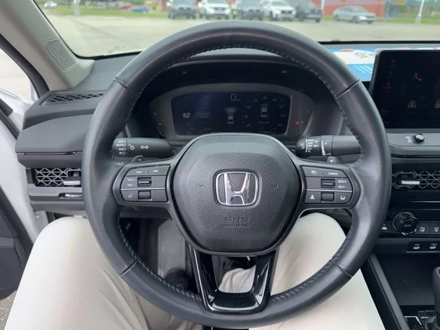 Used 2024  Honda EX-L image 10