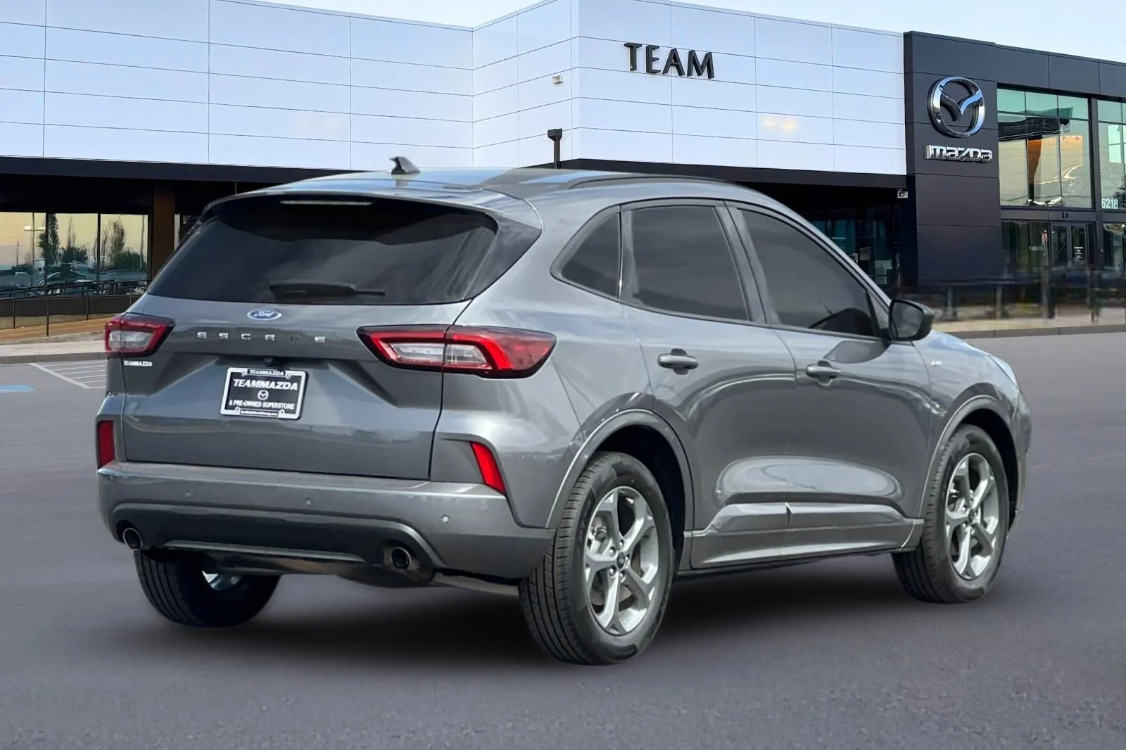 Used 2023 Gray Ford ST-Line image 4