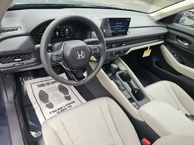 New 2026 Meteorite Gray Metallic Honda SE image 18