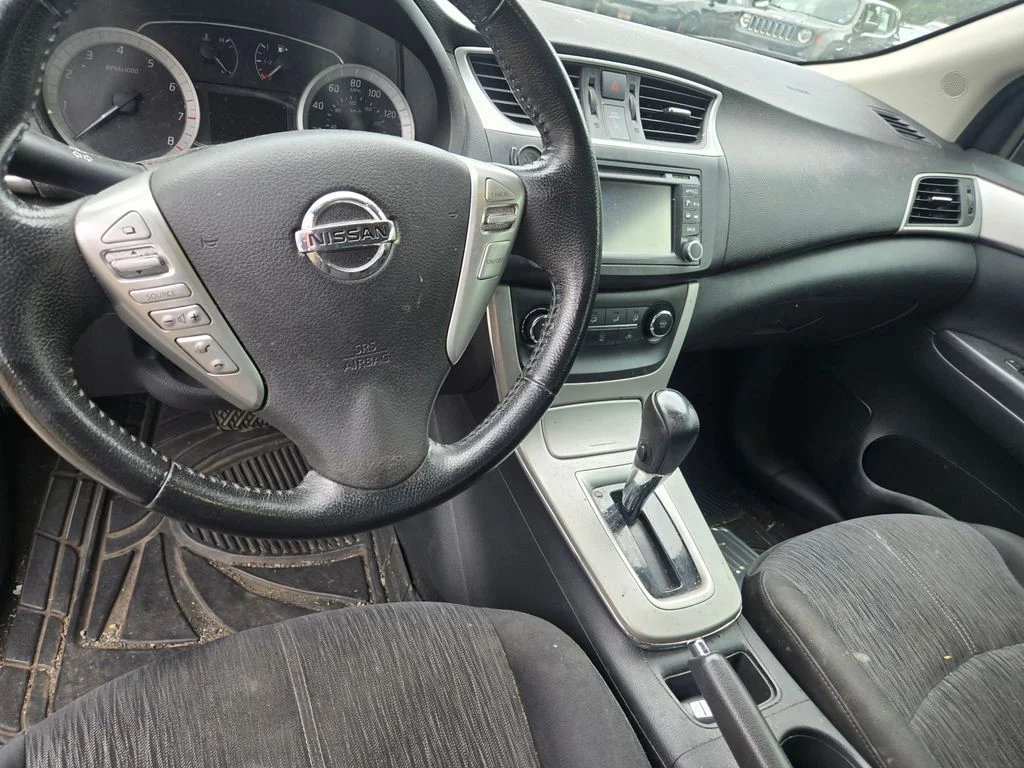 Used 2015 Gray Nissan SV image 11