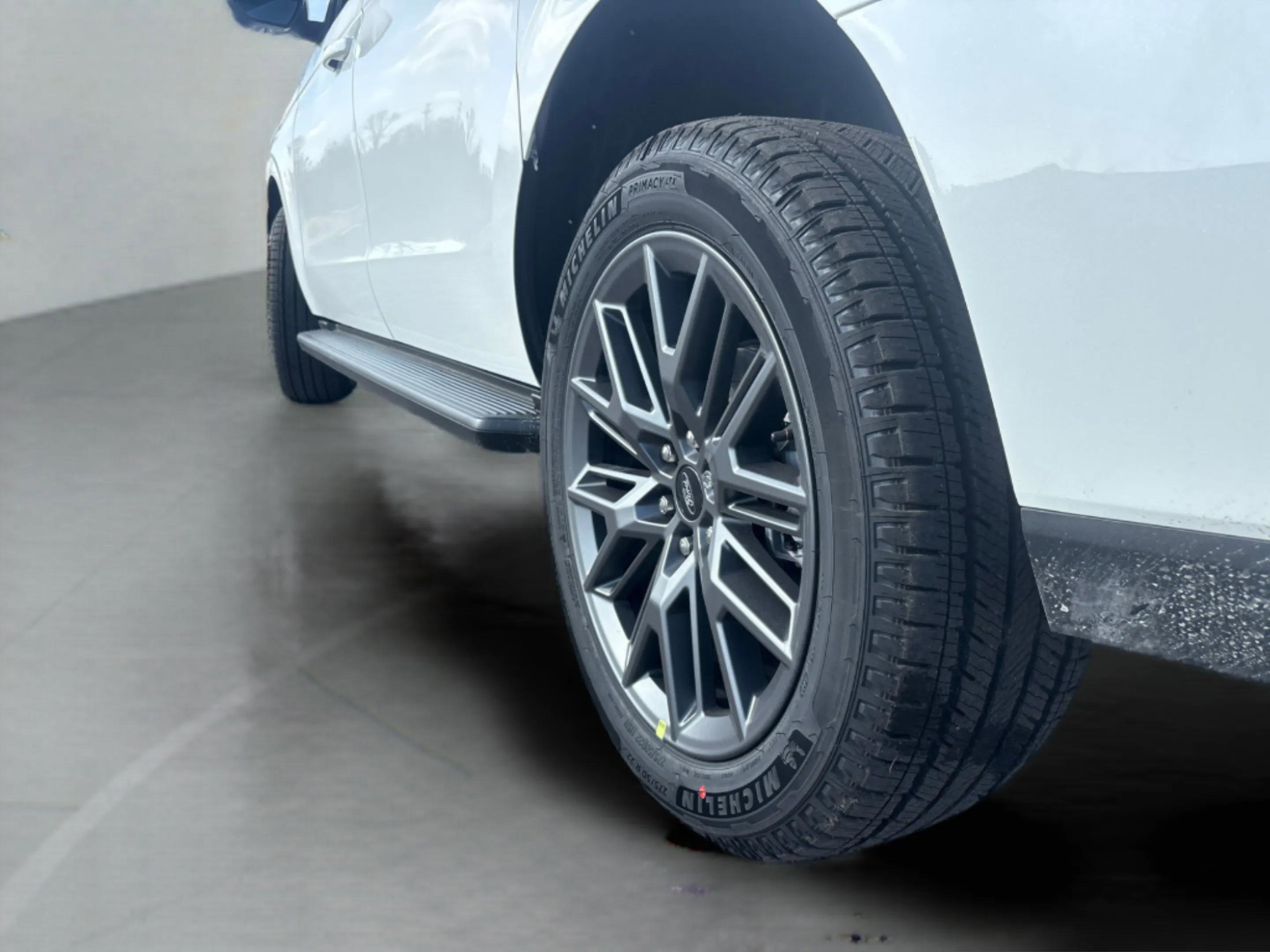New 2026 Star White Metallic Tri-Coat Ford MAX Platinum® image 3