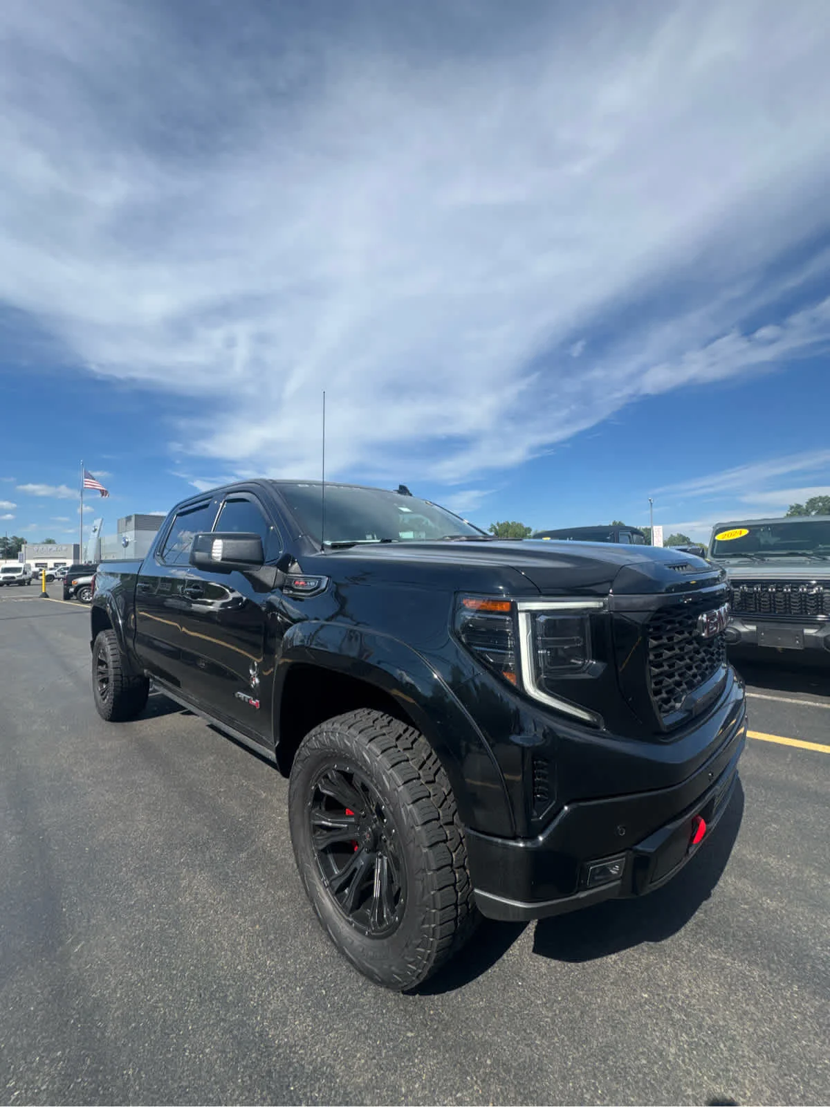Used 2022 Onyx Black GMC AT4 image 8