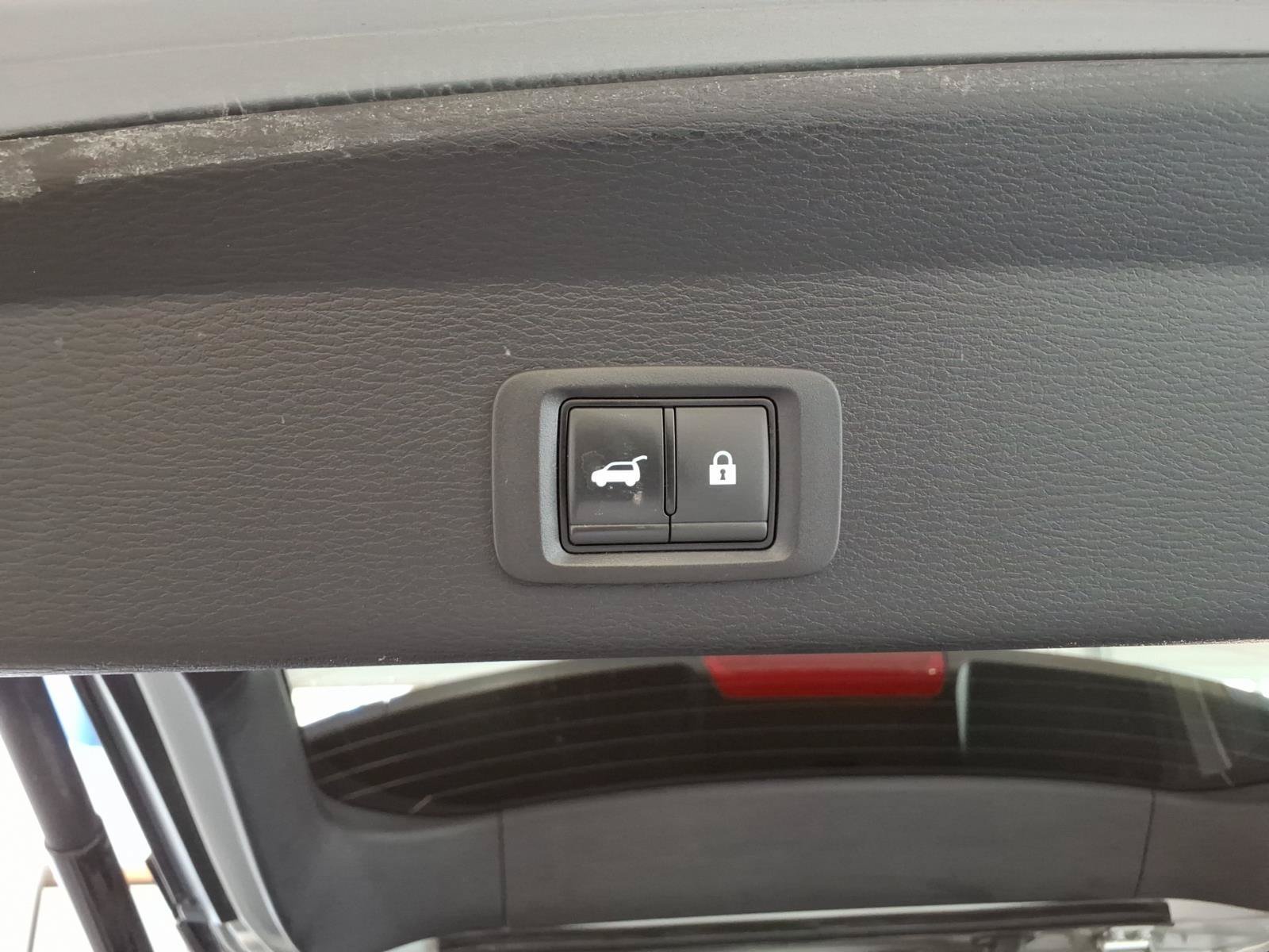 Used 2024 Alloy Silver Metallic Mitsubishi SE image 21