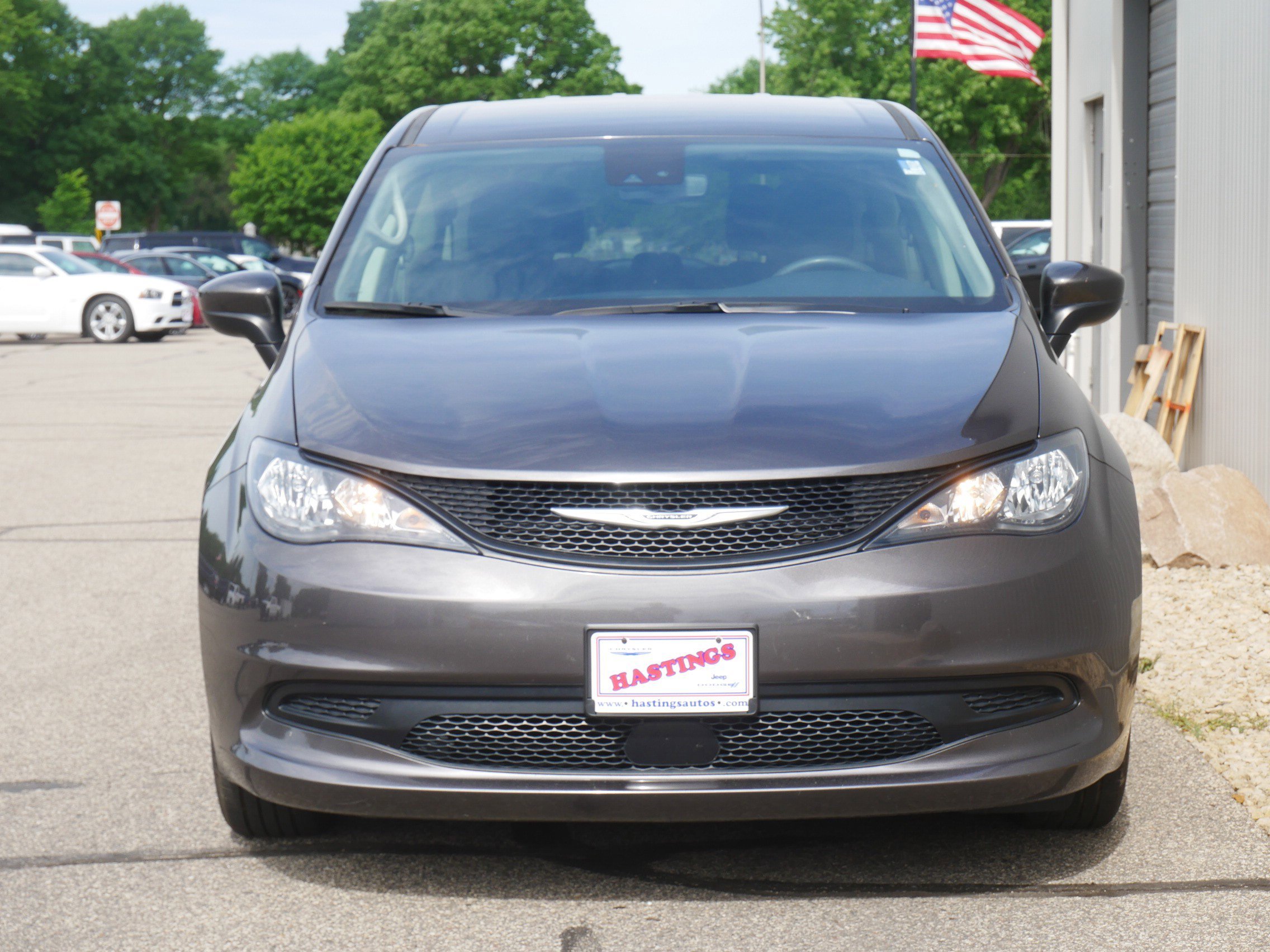 Used 2023 Granite Crystal Metallic Clearcoat Chrysler LX image 8