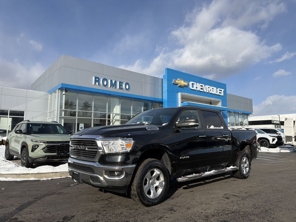 2019 RAM 1500 Big Horn/Lone Star 4x4 Crew Cab 5'7's photo