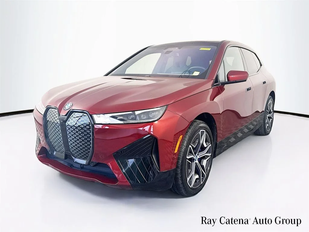 Used 2024 Red BMW xDrive50 image 3
