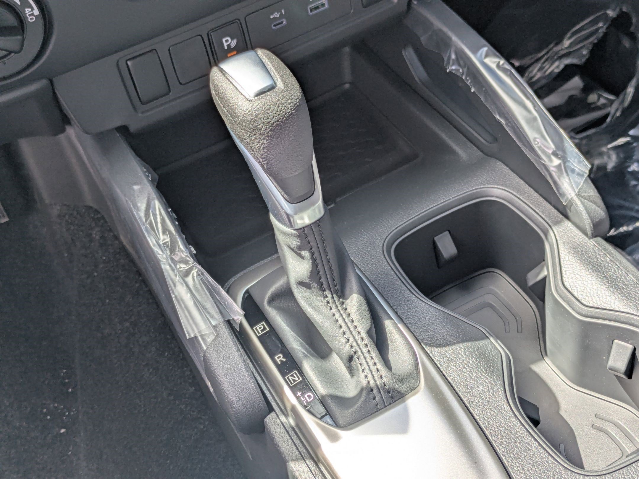 New 2026 Glacier White Nissan S image 13