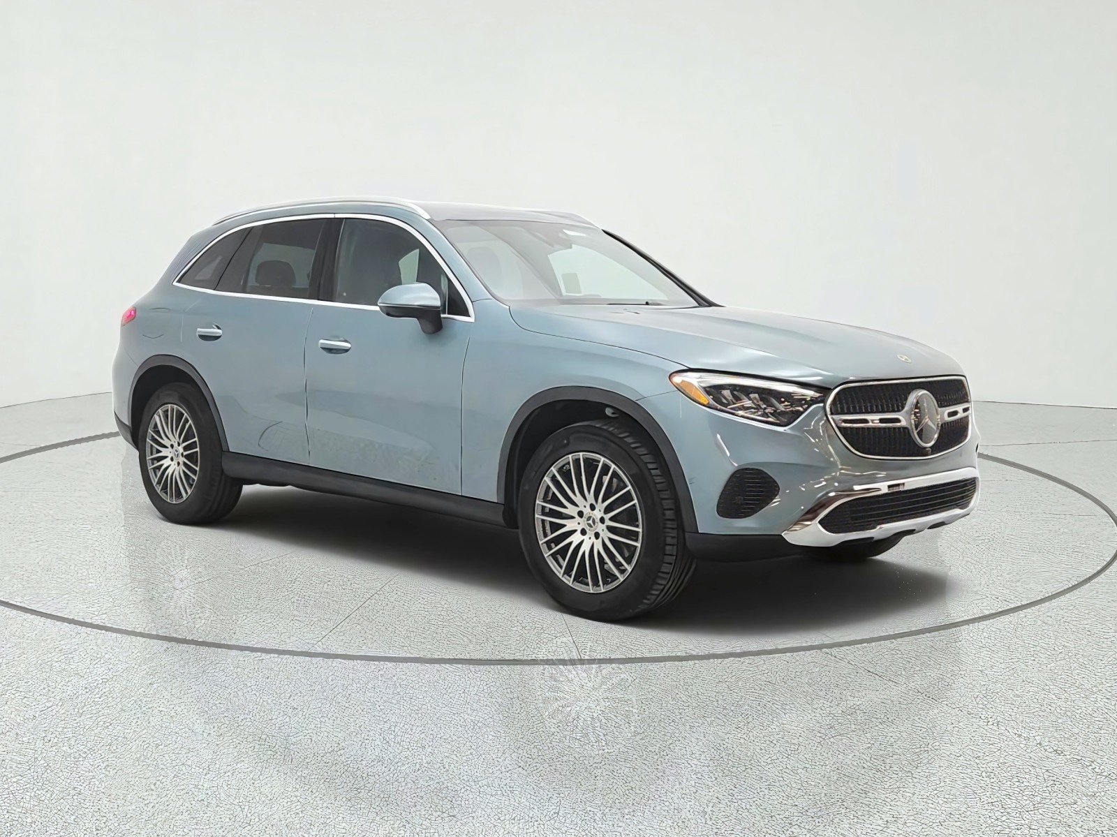 New 2026 Verde Silver Metallic Mercedes-Benz GLC 300 4MATIC® SUV image 3