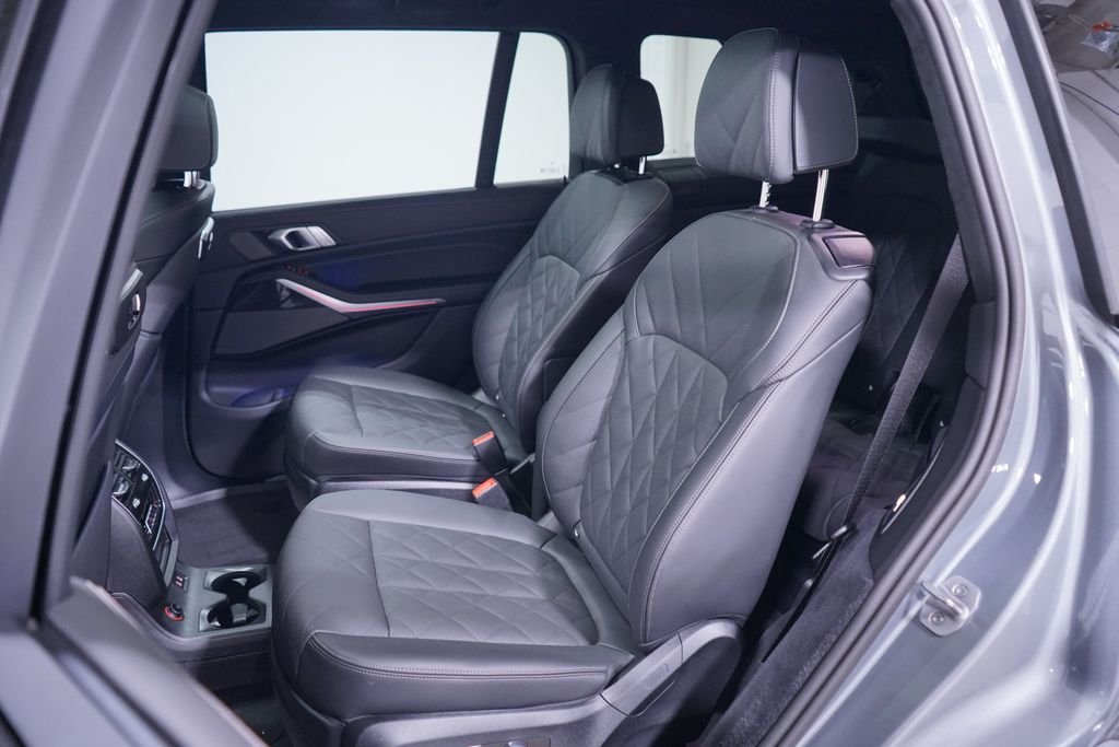 Used 2026 Gray Metallic BMW xDrive40i image 9