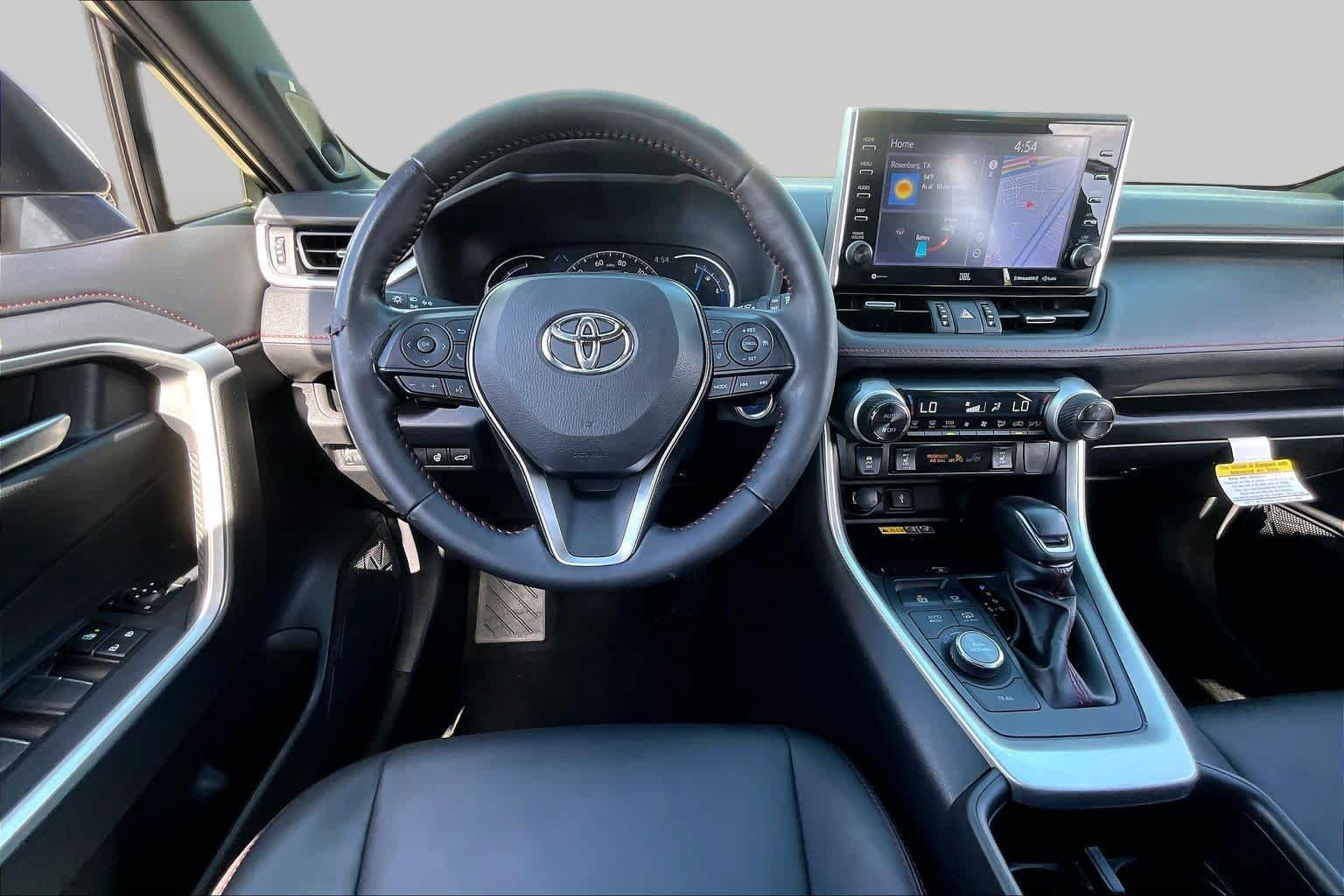 Used 2022 Blizzard Pearl/Midnight Black Metallic Toyota XSE image 6