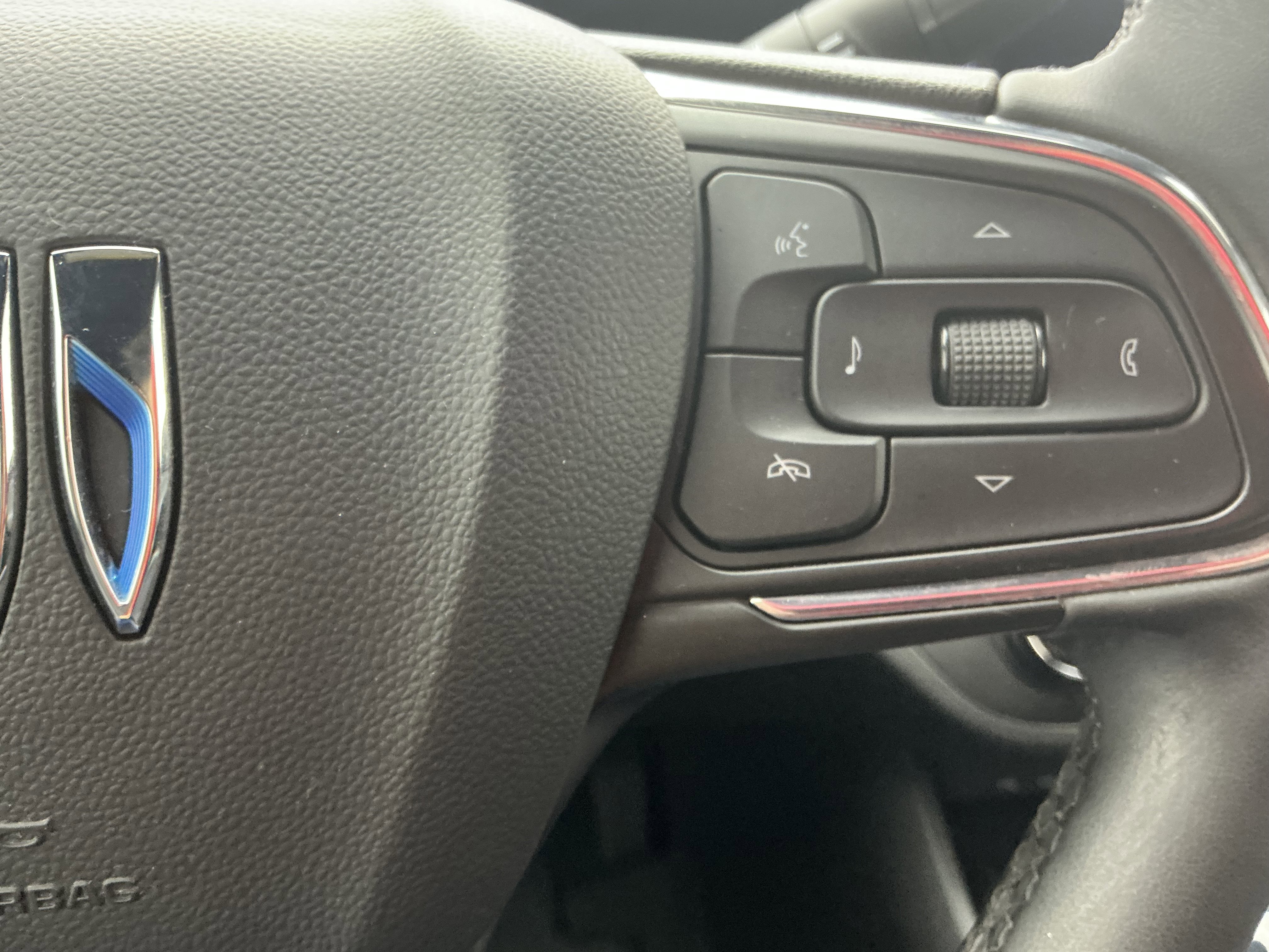 Used 2024 White Frost Tricoat Buick Preferred image 10