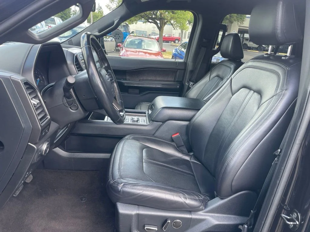 Used 2021 Black Metallic Ford Limited image 8